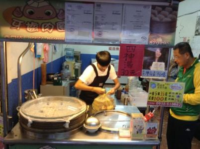[食記]台南在地人的下午茶✬用心製作的四神湯跟清蒸肉圓☺牙齒肉圓