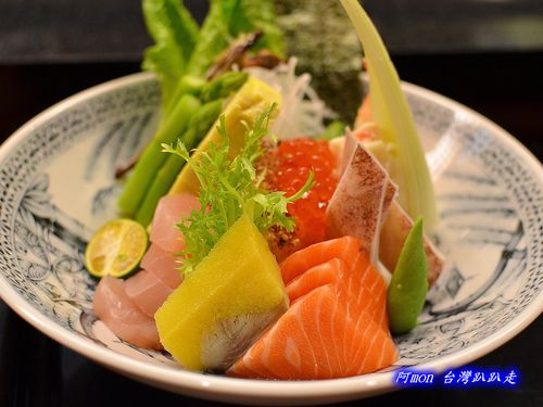 新橋日本料理~新鮮豐盛的平價生魚精緻蓋飯