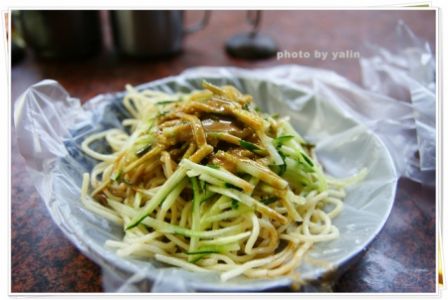 夏日早點到「大頭涼麵」